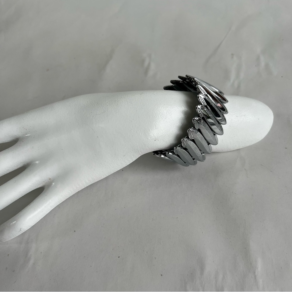 Womens stretchy silver tone costume bracelet‎